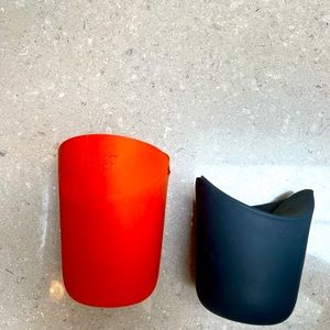 NWOT 2 microwave popcorn cups - flexible silicon to make popcorn - no mess 🍿